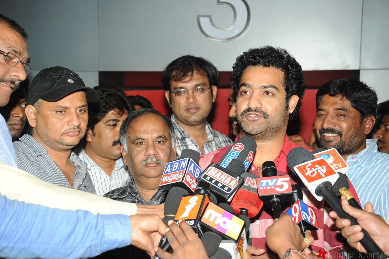 Jr NTR at Oosaravelli Specital Show - Pictures | Picture 96292